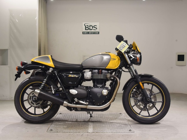 Triumph ｽﾄﾘｰﾄｶｯﾌﾟ 2017