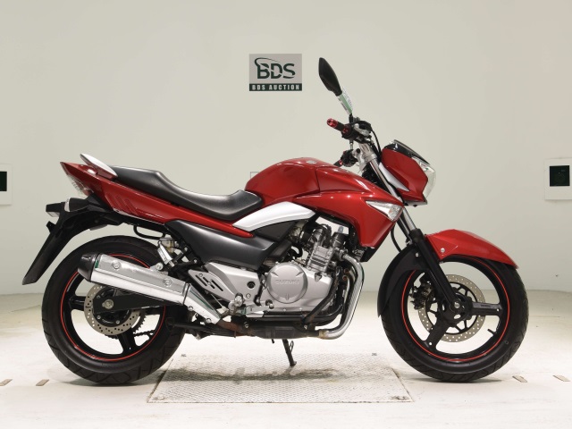 Suzuki GSR250