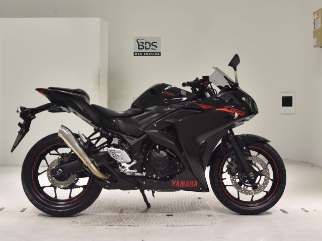 Yamaha YZF-R25A 2015