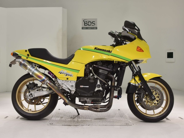 Kawasaki GPZ900R 2001