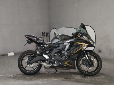 Kawasaki NINJA ZX-25R KRT 2022