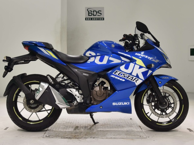 Suzuki GIXXER250SF