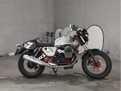 Moto Guzzi V7 RACER 2015