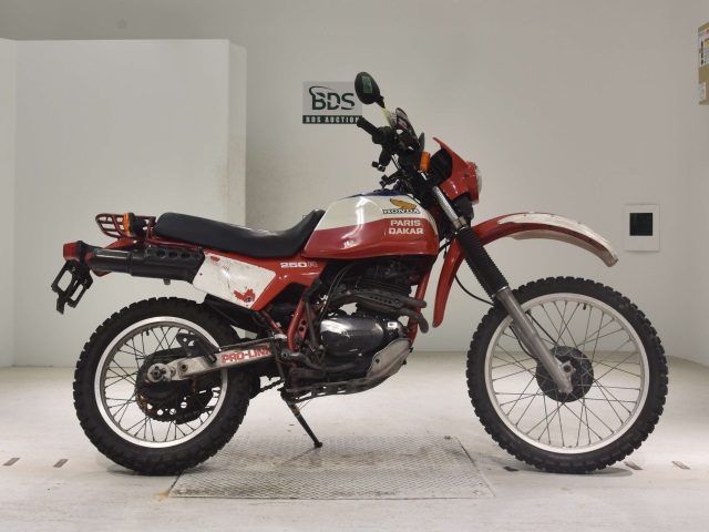 Honda XL250R PARIS-DAKAR 1982