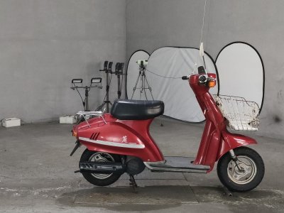 Suzuki AXIS100