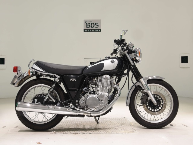 Yamaha SR400 2022