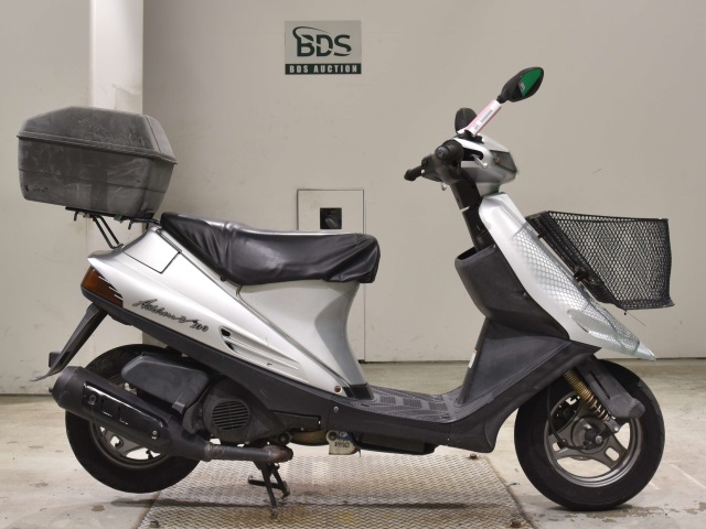 Suzuki ADDRESS V100