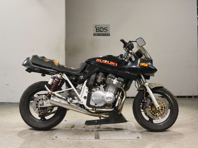 Suzuki GSX400S KATANA