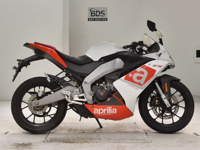 Aprilia GPR125 2015