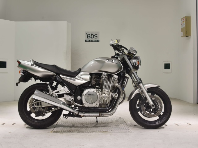 Yamaha XJR1300 2003