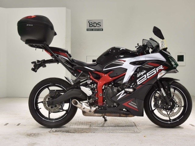 Kawasaki NINJA ZX-25R 2021
