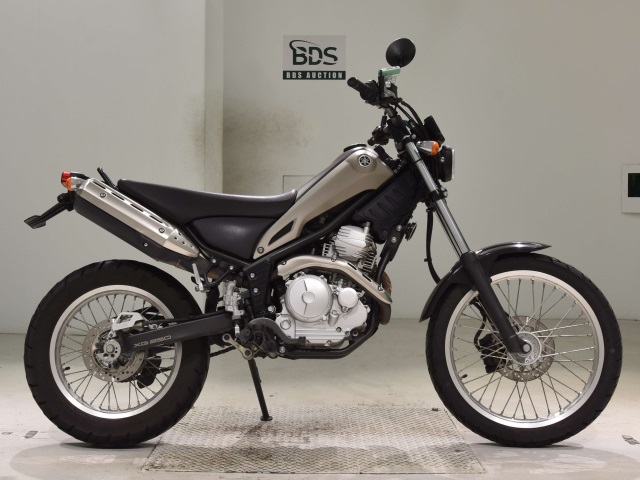 Yamaha TRICKER 2018
