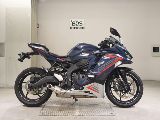Kawasaki NINJA ZX-25R KRT 2022