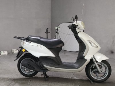 Piaggio FLY150