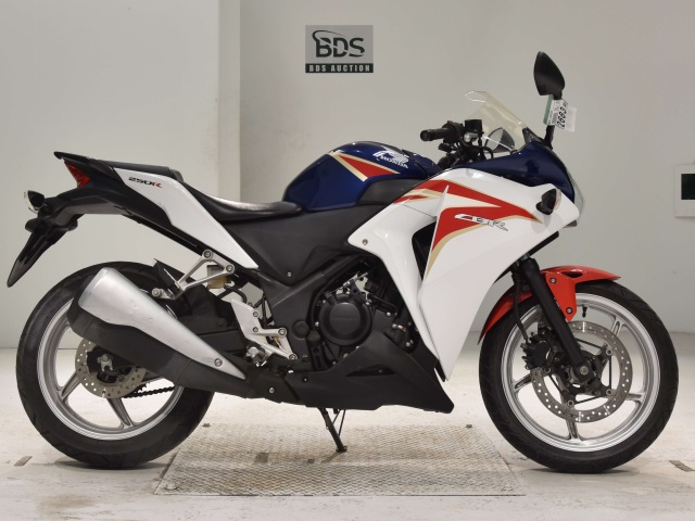 Honda CBR250R 2011