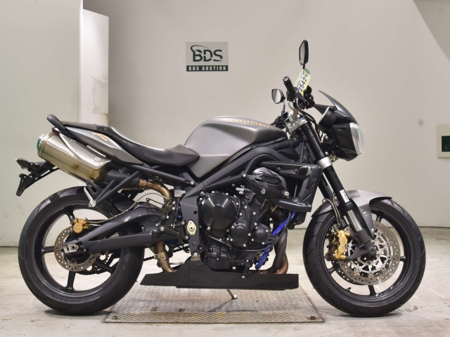 Triumph STREET TRIPLE R 2010