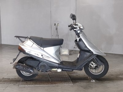 Suzuki ADDRESS V100