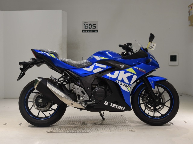 Suzuki GSX250RA