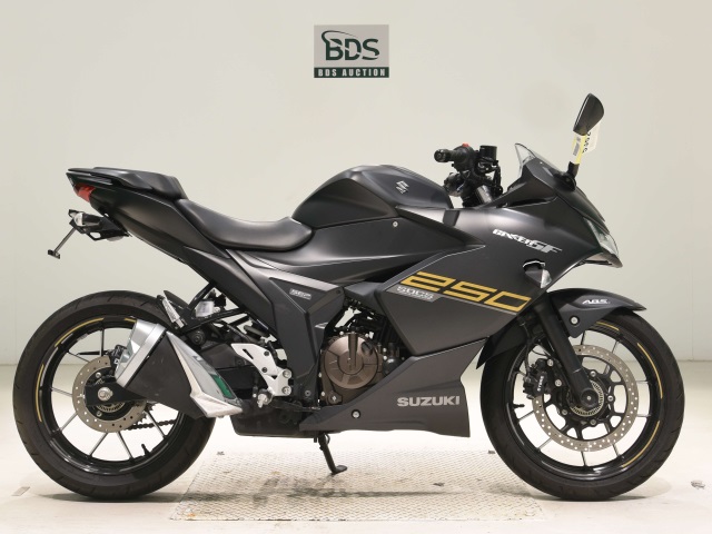 Suzuki GIXXER250SF