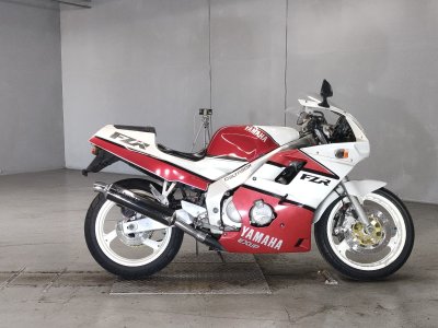 Yamaha FZR250R