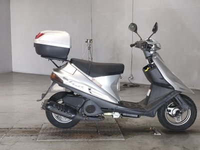 Suzuki ADDRESS V100