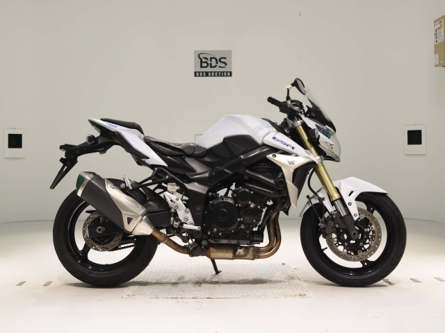 Suzuki GSR750 2011