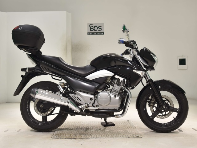 Suzuki GSR250