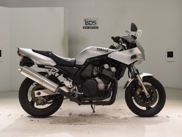 Yamaha FZ400 1997