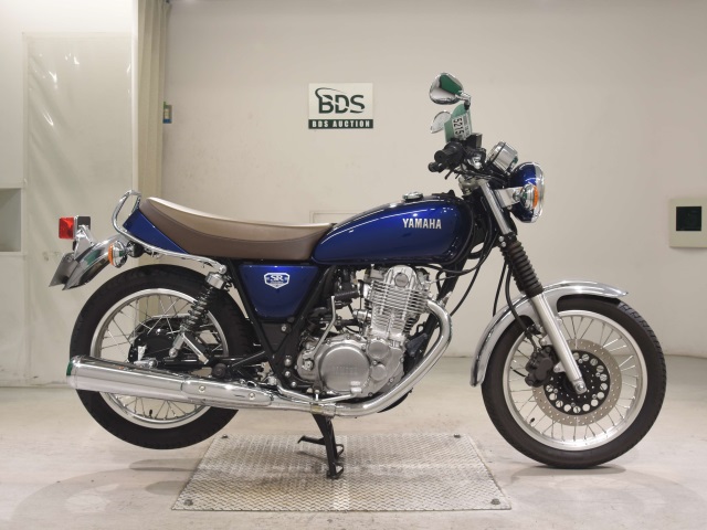 Yamaha SR400 2021