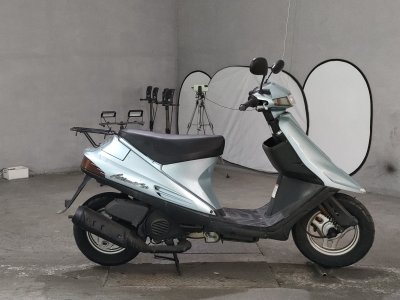 Suzuki ADDRESS V100