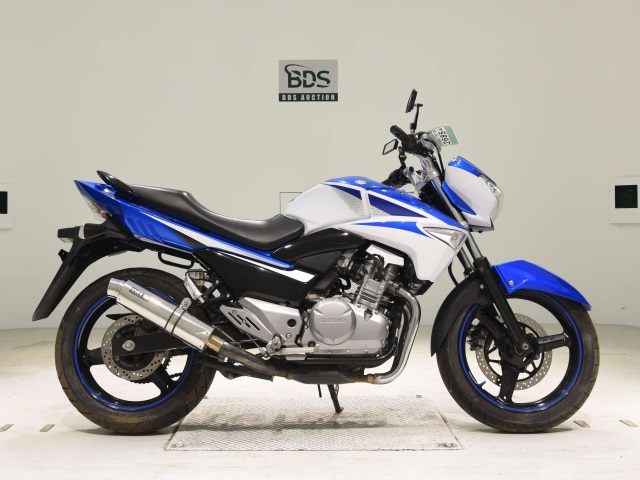 Suzuki GSR250
