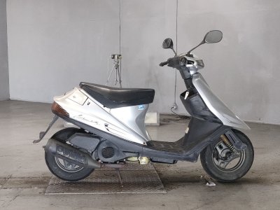 Suzuki ADDRESS V100