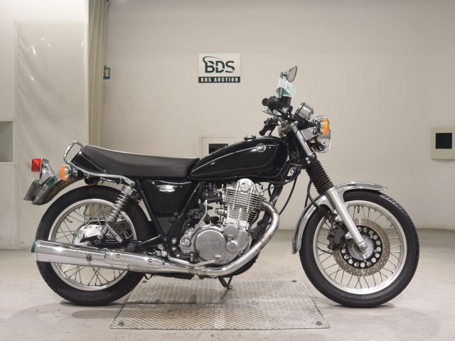 Yamaha SR400 2016