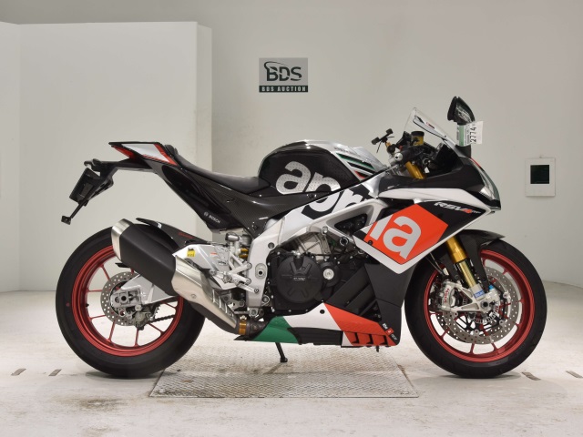 Aprilia RSV4RF 2016