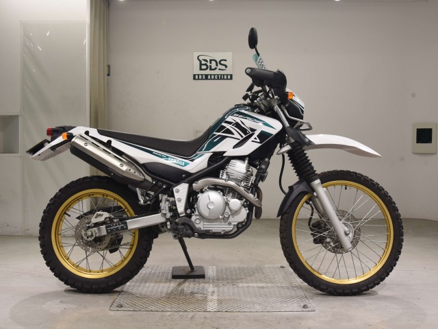 Yamaha SEROW XT250 2016