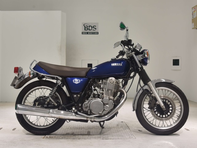 Yamaha SR400 2021