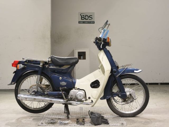 Honda C90-E 2001