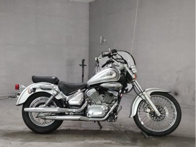 Suzuki INTRUDER 250LC