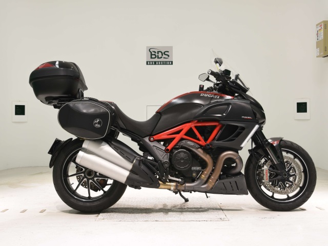 Ducati DIAVEL CARBON 2013