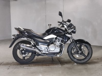 Suzuki GSR250