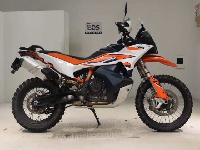 KTM 890 DUKE R 2023