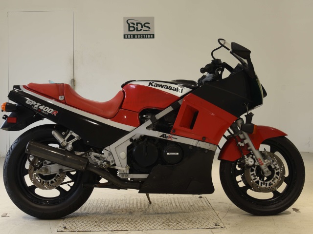 Kawasaki GPZ400R 1986
