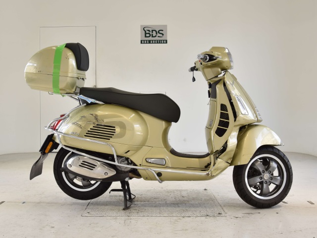 Vespa GTS300 SUPER 2021