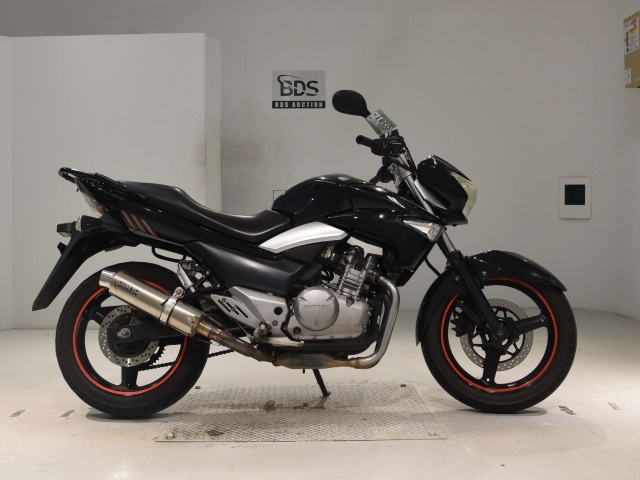 Suzuki GSR250