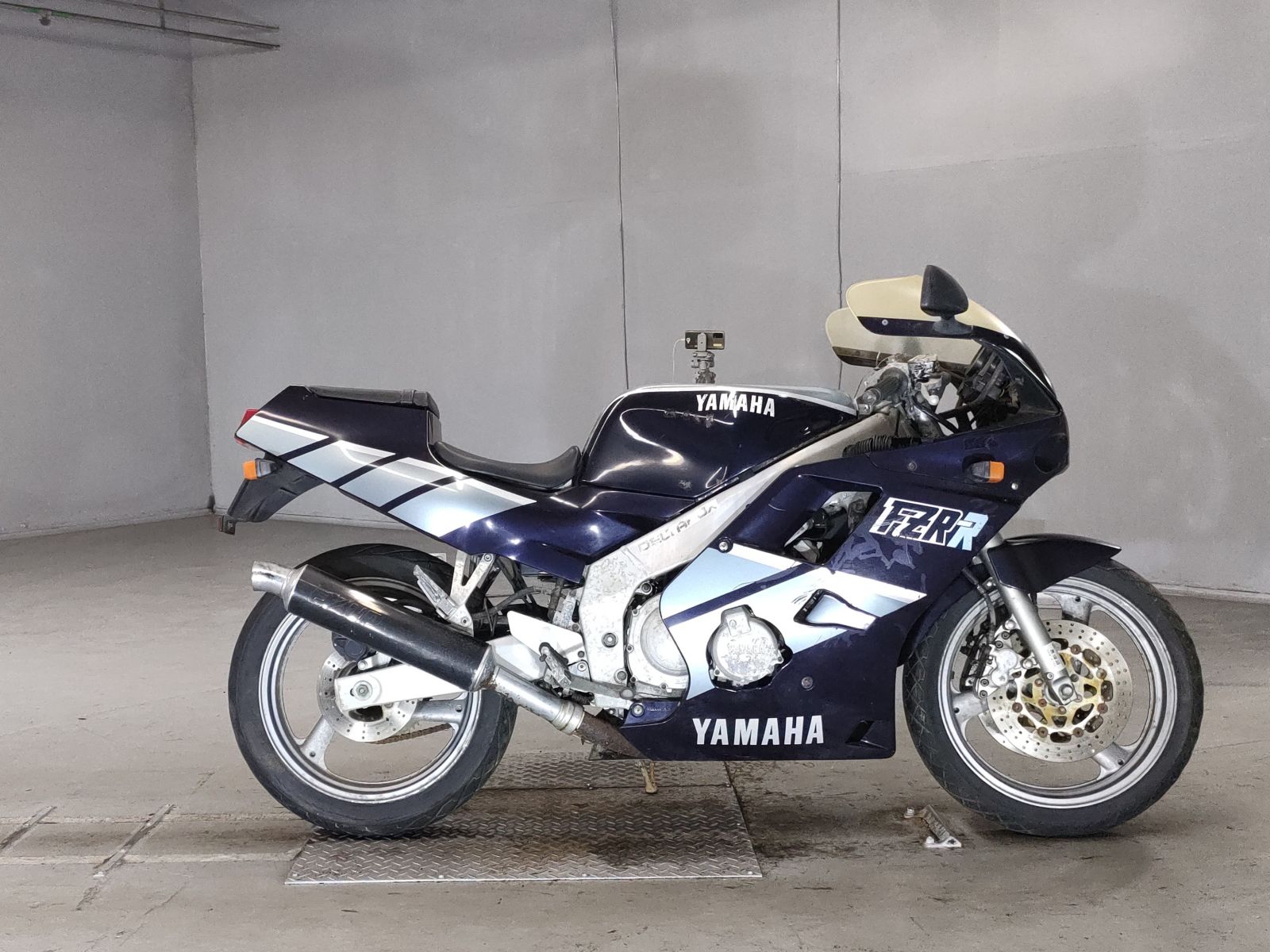 Yamaha FZR250 1989