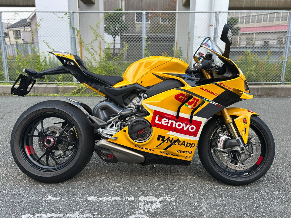 Ducati PANIGALE V4 2024