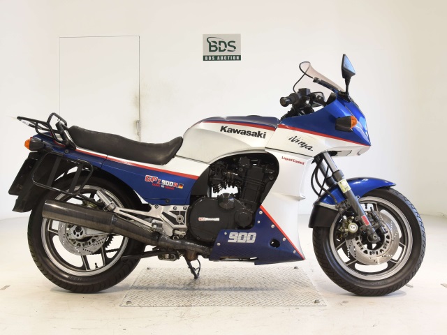 Kawasaki GPZ900R