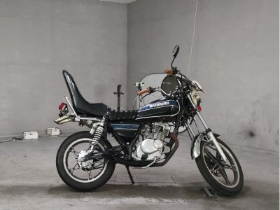 Suzuki GN125 2012