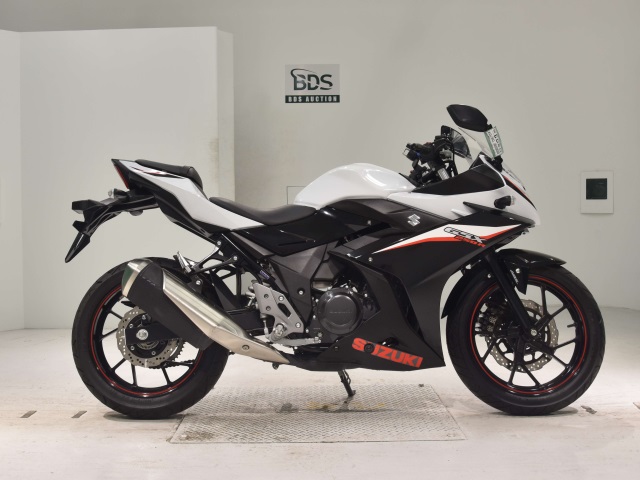 Suzuki GSX250RA