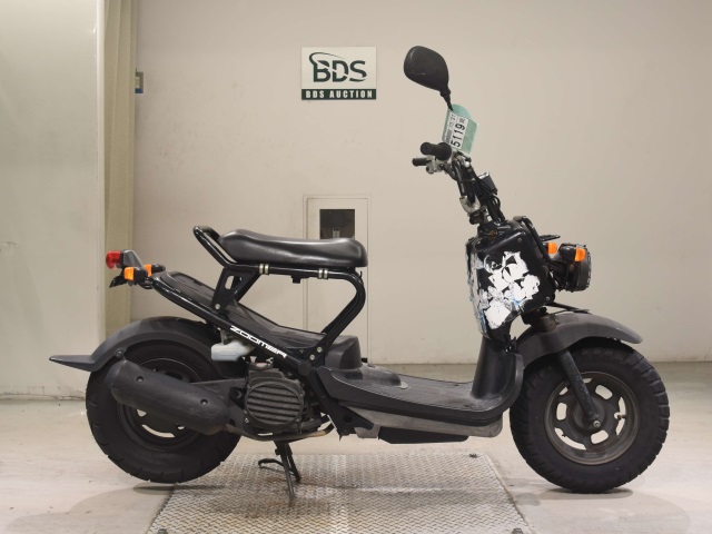 Honda ZOOMER 2011